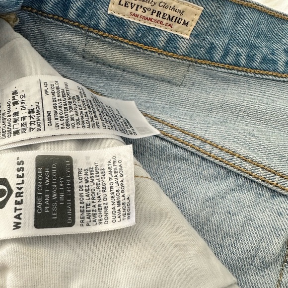 Levis - Picture 6 of 6